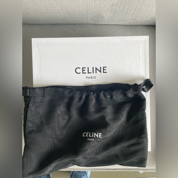 Celine triomphe messenger - Picture 5 of 5